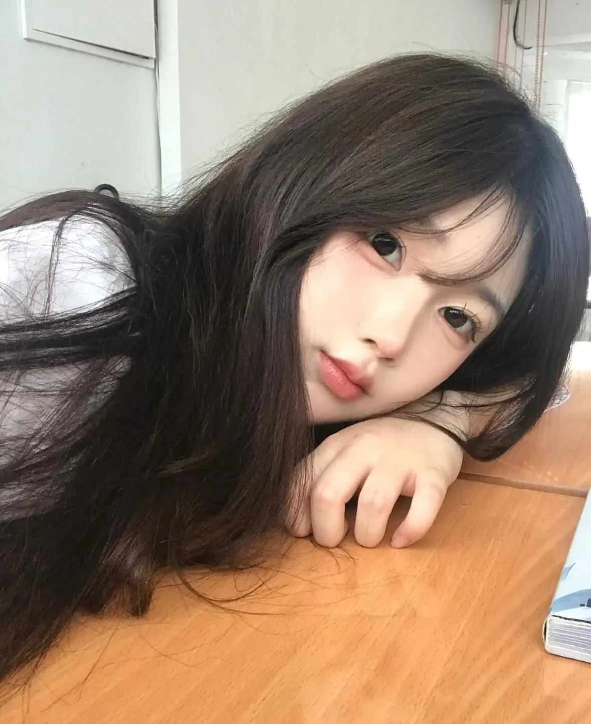 托腮